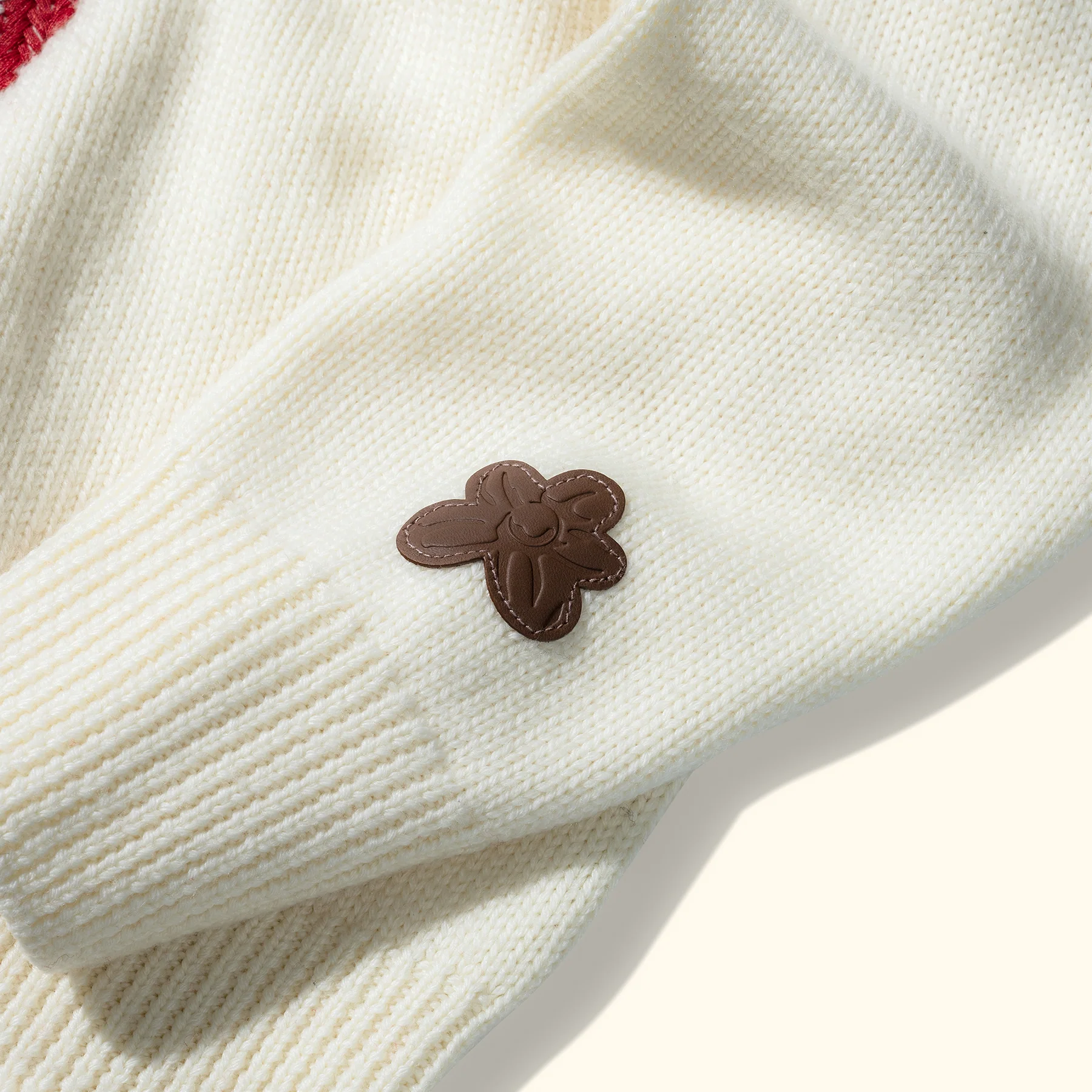 Crest Sweater Cream - Image 3